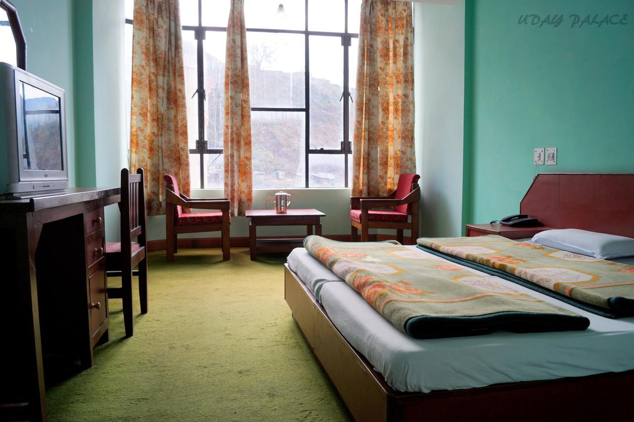 Hotel Uday Palace Pipalkoti Eksteriør billede