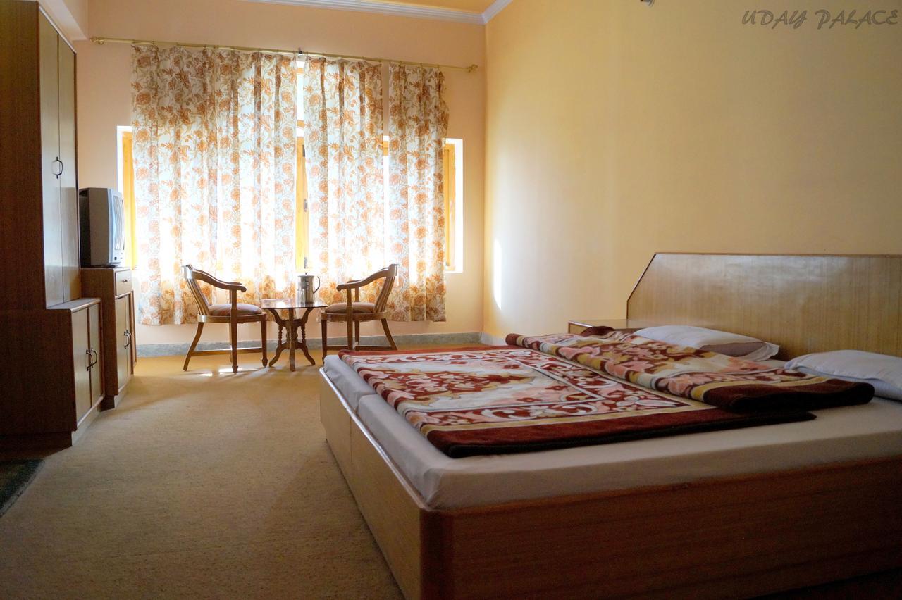 Hotel Uday Palace Pipalkoti Eksteriør billede